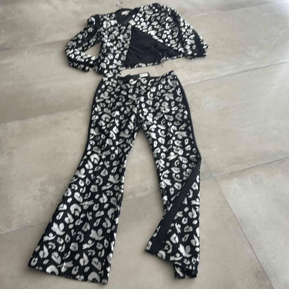 Rachel Zoe Animal print suit size 8